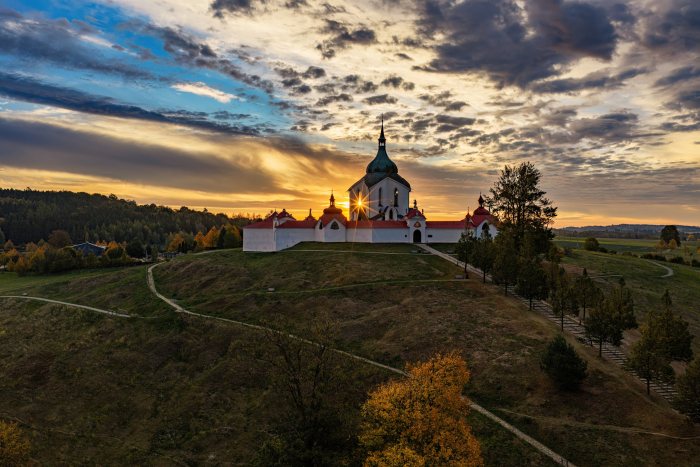 2026-10-07 - 07.31.37 - DJI_00523 - Žďár nad Sázavou - Zelená Hora.jpg