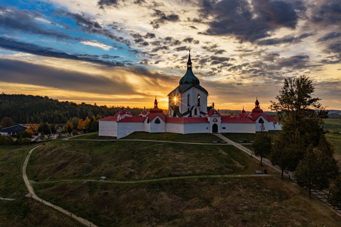 2026-10-07 - 07.31.55 - DJI_00528 - Žďár nad Sázavou - Zelená Hora.jpg