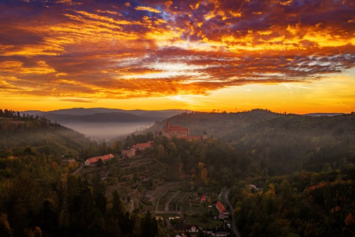 2026-10-08 - 07.04.18 - DJI_10231-HDR - Pernštejn (ráno).jpg