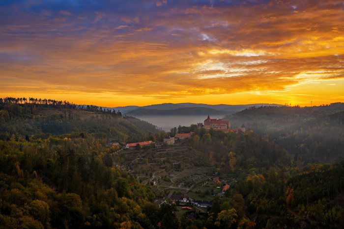 2026-10-08 - 07.09.17 - DJI_10251-HDR - Pernštejn (ráno).jpg
