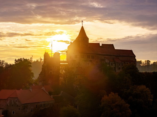 2026-10-08 - 07.52.58 - DJI_10531-HDR - Pernštejn (ráno).jpg